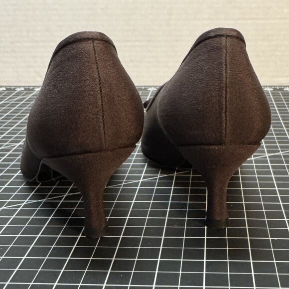 Stuart Weitzman Brown Kitten Heel Pumps W/ Rhinestone Bow Accents Size 7.5 M - Picture 4 of 6